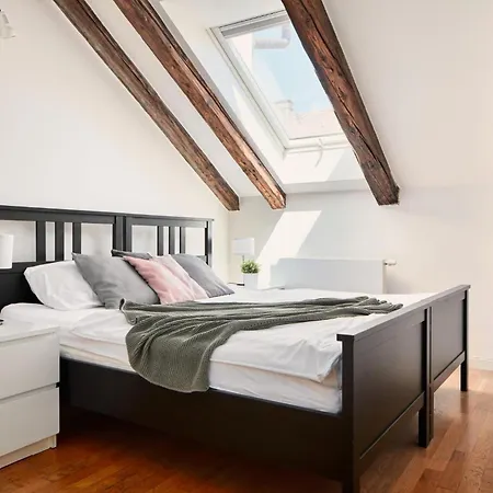 Days - Maisonette With Ac And 2 Bathrooms In New Town Apartment