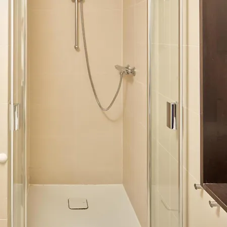 Days - Maisonette With Ac And 2 Bathrooms In New Town Prague
